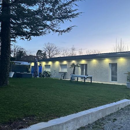 Villa Le Miroir Domerat Exterior foto